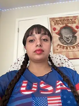Snapshot of CharmingMaddie chatting on September 2025 03:18:02 PM CharmingMaddie online show from September 2025 03:18:02 PM