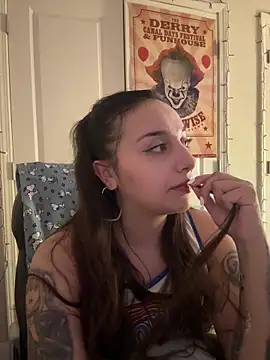 Snapshot of CharmingMaddie chatting on April 2026 05:10:02 AM CharmingMaddie online show from April 2026 05:10:02 AM