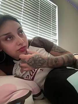 CharmingMaddie online show from April 2026 08:09:02 PM