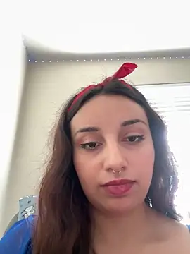 Snapshot of CharmingMaddie chatting on April 2026 05:39:01 PM CharmingMaddie online show from April 2026 05:39:01 PM