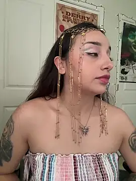 CharmingMaddie online show from March 2026 05:20:02 PM