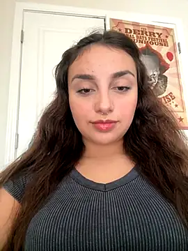 Snapshot of CharmingMaddie chatting on October 2025 04:30:02 PM CharmingMaddie online show from October 2025 04:30:02 PM