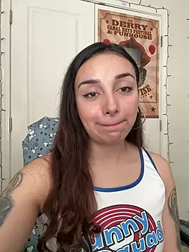Snapshot of CharmingMaddie chatting on April 2026 03:15:02 PM CharmingMaddie online show from April 2026 03:15:02 PM