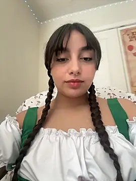 Snapshot of CharmingMaddie chatting on September 2025 03:06:01 PM CharmingMaddie online show from September 2025 03:06:01 PM