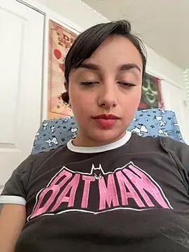 Snapshot of CharmingMaddie chatting on October 2025 03:35:02 PM CharmingMaddie online show from October 2025 03:35:02 PM