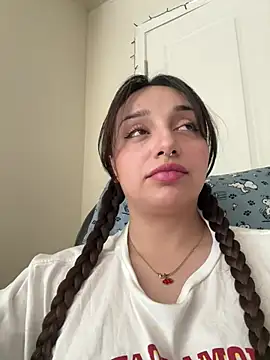 CharmingMaddie online show from April 2026 04:53:01 PM