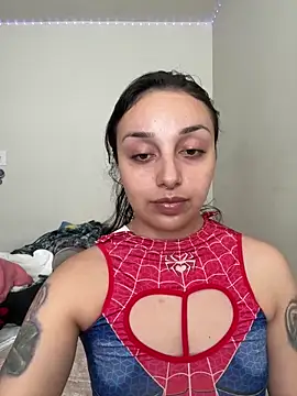 Snapshot of CharmingMaddie chatting on May 2026 04:35:02 PM CharmingMaddie online show from May 2026 04:35:02 PM