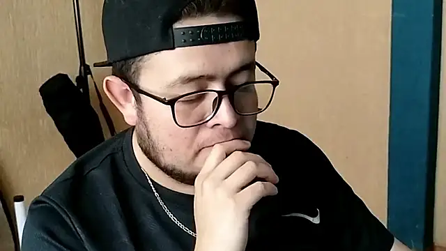 Esteban wolf online show from February 2026 06:53:02 PM