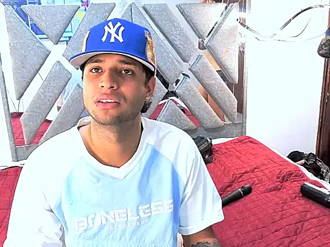 Snapshot of bamby_kitty chatting on November 2025 02:49:01 AM bamby kitty online show from November 2025 02:49:01 AM