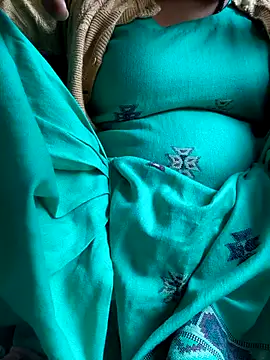 Love-pari077 online show from December 2025 04:06:02 AM