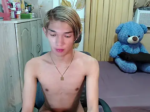 Snapshot of fuckerfriendsxx chatting on June 2026 02:33:01 PM fuckerfriendsxx online show from June 2026 02:33:01 PM