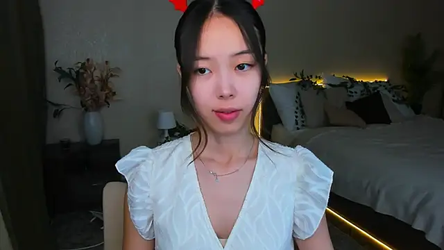 Snapshot of SoulHarmoonyy chatting on October 2025 01:26:02 PM SoulHarmoonyy online show from October 2025 01:26:02 PM