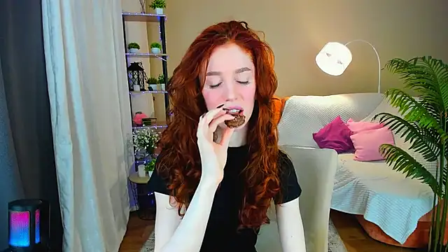 ChristinaConteeree online show from November 2025 01:22:01 PM