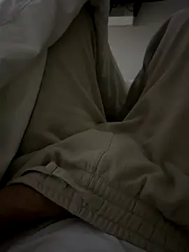 Snapshot of Frankieyyy1 chatting on November 2025 06:34:02 PM Frankieyyy1 online show from November 2025 06:34:02 PM