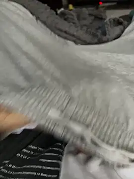 Snapshot of Frankieyyy1 chatting on November 2025 07:52:01 AM Frankieyyy1 online show from November 2025 07:52:01 AM