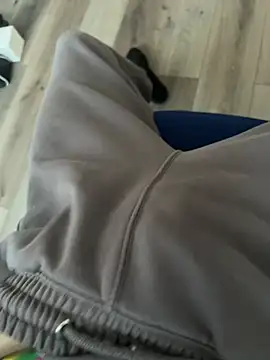 Frankieyyy1 online show from March 2026 06:04:01 AM