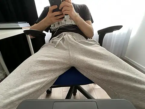 Frankieyyy1 online show from June 2026 05:56:02 PM