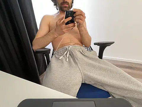 Frankieyyy1 online show from May 2026 01:15:02 PM