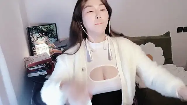 Emmaq996 online show from November 2025 02:59:01 AM