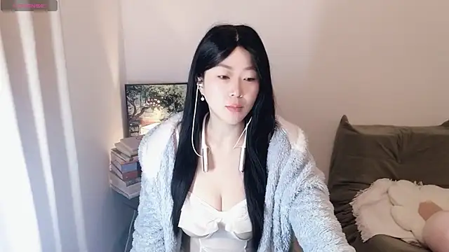 Emmaq996 online show from December 2025 01:21:02 AM