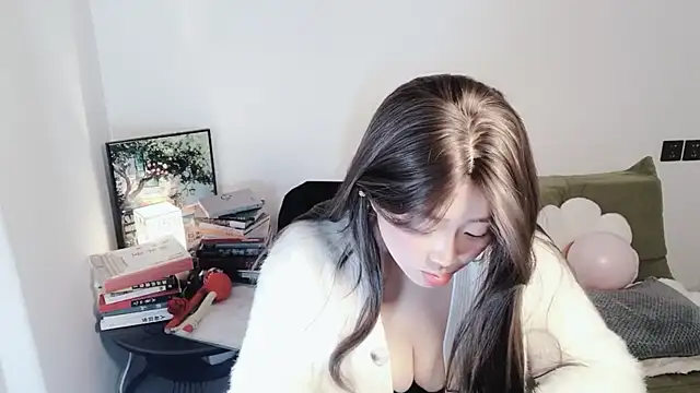 Emmaq996 online show from November 2025 02:17:01 AM