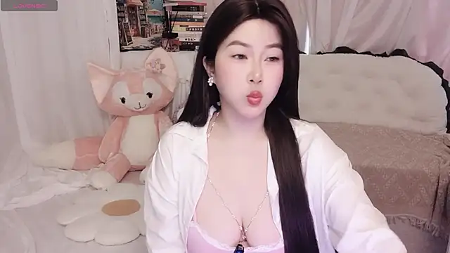 Emmaq996 online show from April 2026 02:53:01 AM