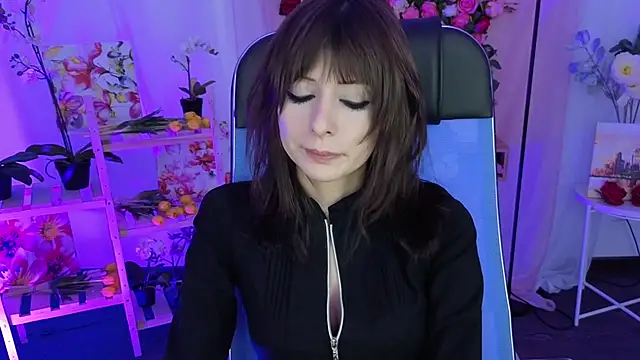 CrystallBloom online show from January 2026 04:11:01 PM