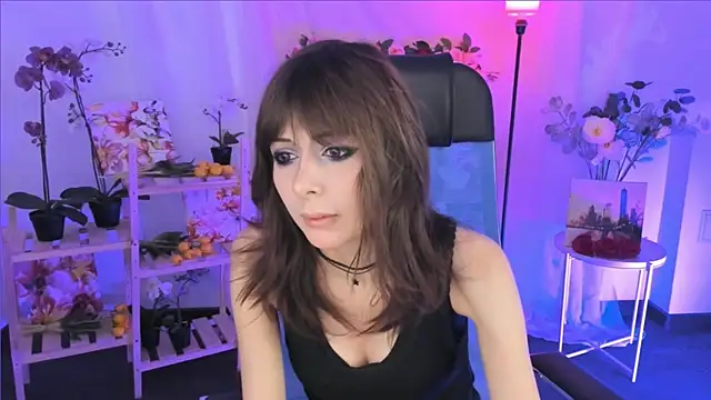 CrystallBloom online show from December 2025 07:25:02 PM