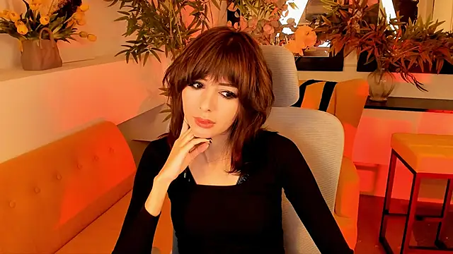 Snapshot of CrystallBloom chatting on September 2025 01:39:01 AM CrystallBloom online show from September 2025 01:39:01 AM