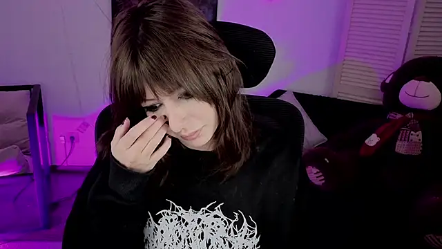 CrystallBloom online show from February 2026 02:15:01 PM