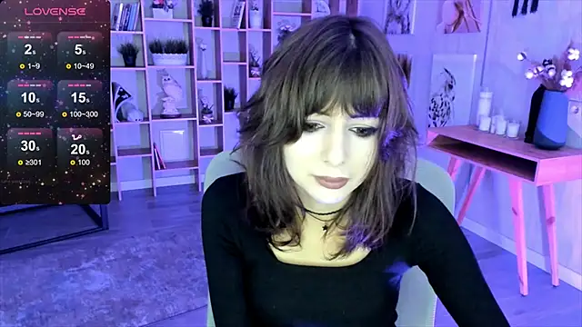 Snapshot of CrystallBloom chatting on October 2025 05:00:01 AM CrystallBloom online show from October 2025 05:00:01 AM