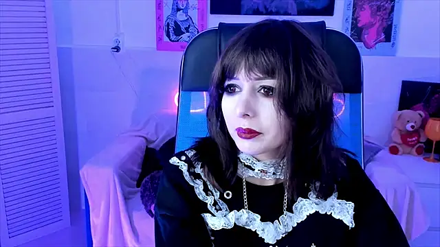 Snapshot of CrystallBloom chatting on September 2025 01:34:01 AM CrystallBloom online show from September 2025 01:34:01 AM