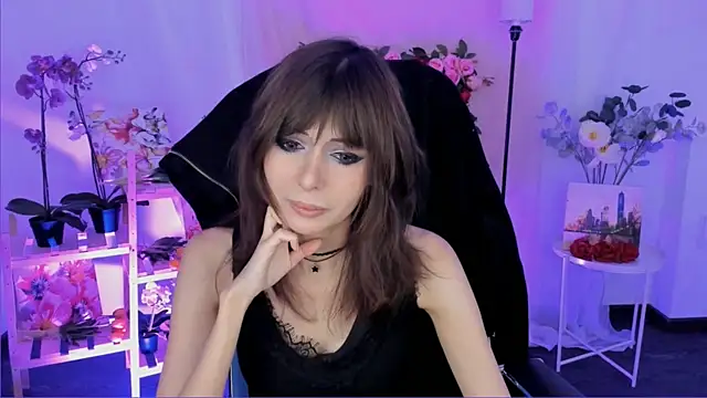 CrystallBloom online show from December 2025 04:11:02 PM