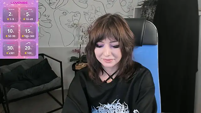 Snapshot of CrystallBloom chatting on September 2025 02:01:02 AM CrystallBloom online show from September 2025 02:01:02 AM