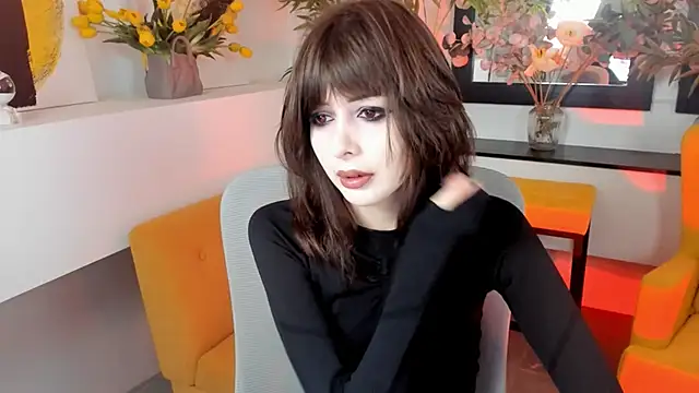 Snapshot of CrystallBloom chatting on October 2025 04:25:01 AM CrystallBloom online show from October 2025 04:25:01 AM