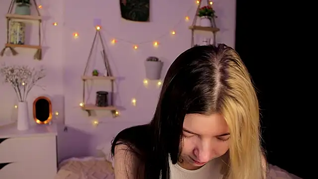 EmmieBlade online show from October 2025 07:13:01 PM