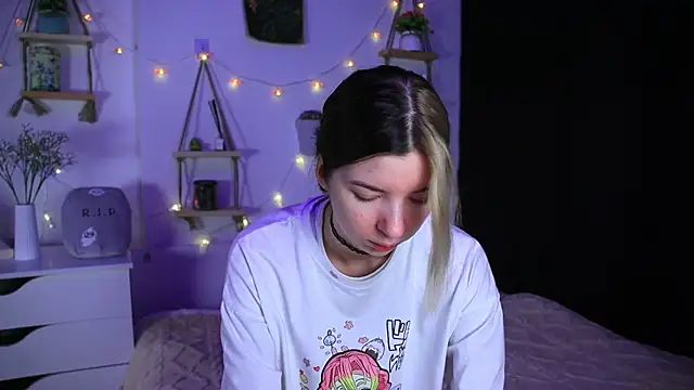 EmmieBlade online show from October 2025 07:04:01 PM