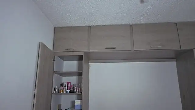 Candela    online show from February 2026 07:33:02 AM