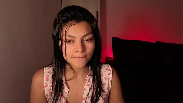 Candela    online show from November 2025 07:01:02 AM