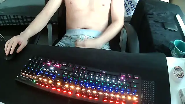 solooboy18 online show from September 2025 12:45:02 PM