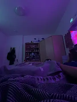 Snapshot of xmilolivex chatting on October 2025 05:10:01 PM xmilolivex online show from October 2025 05:10:01 PM