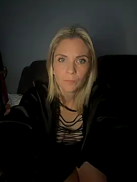 Lexi-Lux-X online show from October 2025 02:10:02 AM