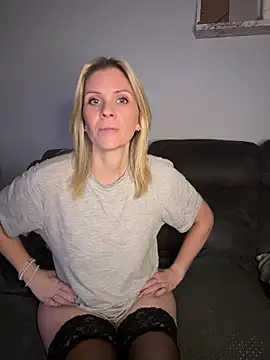 Lexi-Lux-X online show from November 2025 02:21:01 PM