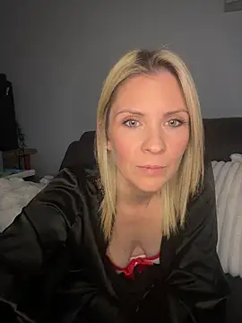 Lexi-Lux-X online show from January 2026 02:40:01 AM