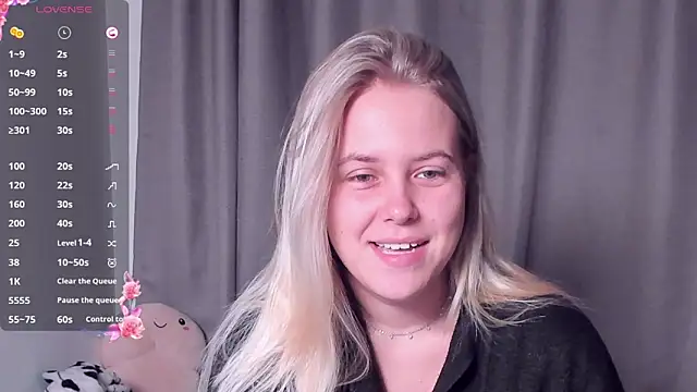 Snapshot of AngelAnty chatting on September 2025 03:06:01 PM AngelAnty online show from September 2025 03:06:01 PM