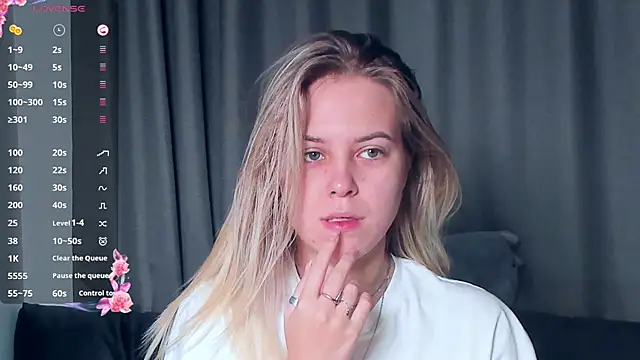 AngelAnty online show from November 2025 01:04:02 PM