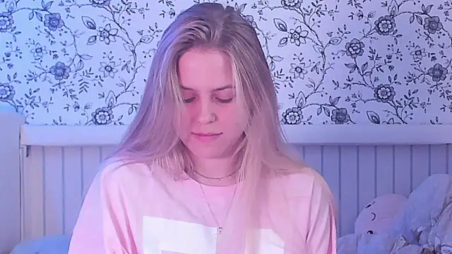 Snapshot of AngelAnty chatting on June 2026 01:22:02 PM AngelAnty online show from June 2026 01:22:02 PM