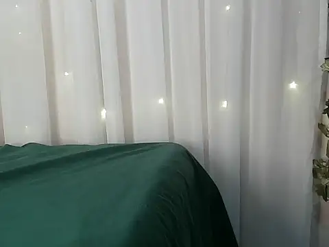 Snapshot of angelainparis28 chatting on December 2025 05:06:02 AM angelainparis28 online show from December 2025 05:06:02 AM