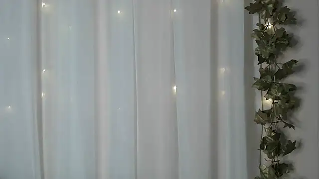 Snapshot of angelainparis28 chatting on October 2025 12:56:02 AM angelainparis28 online show from October 2025 12:56:02 AM
