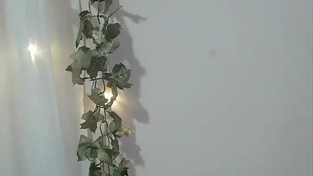 Snapshot of angelainparis28 chatting on November 2025 07:23:02 AM angelainparis28 online show from November 2025 07:23:02 AM